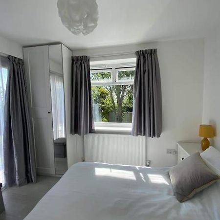 Dingley Dell - Superb Location For Truro In Private Accommodation Perranwell Экстерьер фото