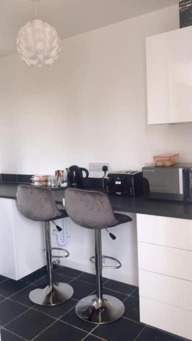 Dingley Dell - Superb Location For Truro In Private Accommodation Perranwell Экстерьер фото
